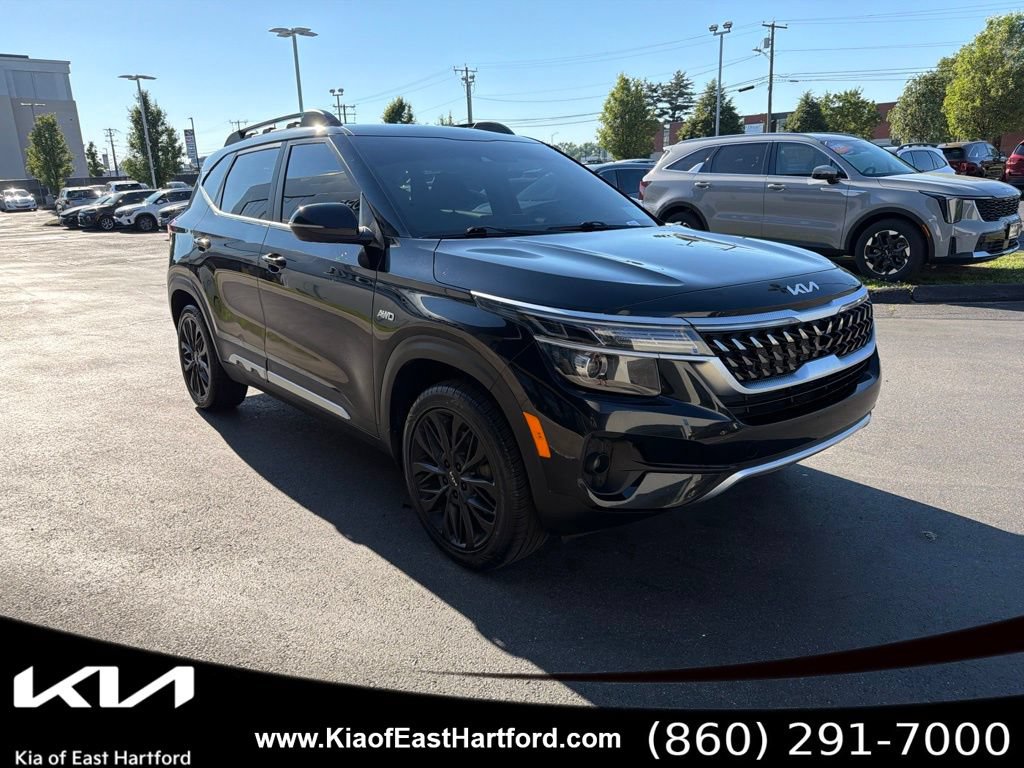 Certified 2022 Kia Seltos Nightfall Edition AWD/4WD image 5