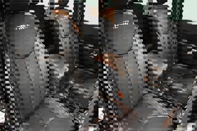 Used 2017 Jeep Wrangler Unlimited Rubicon w/ Cold Weather Group image 9