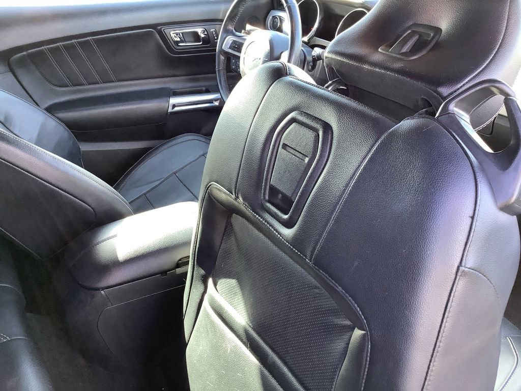 Used 2016 Ford Mustang Premium image 17
