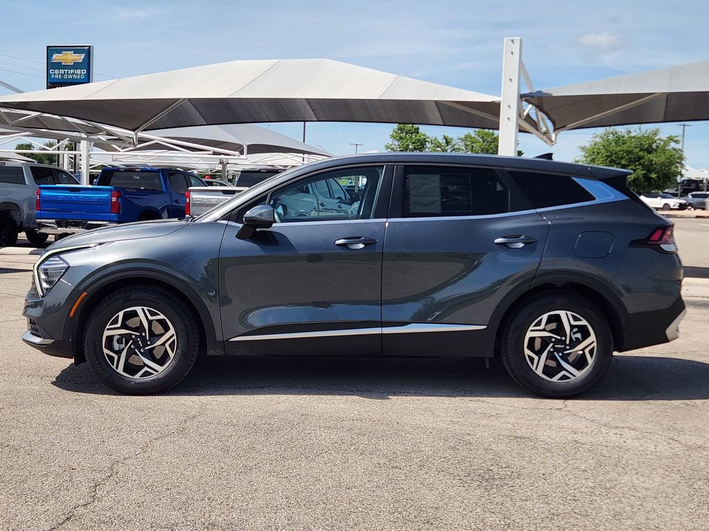 Used 2025 Kia Sportage LX FWD image 4