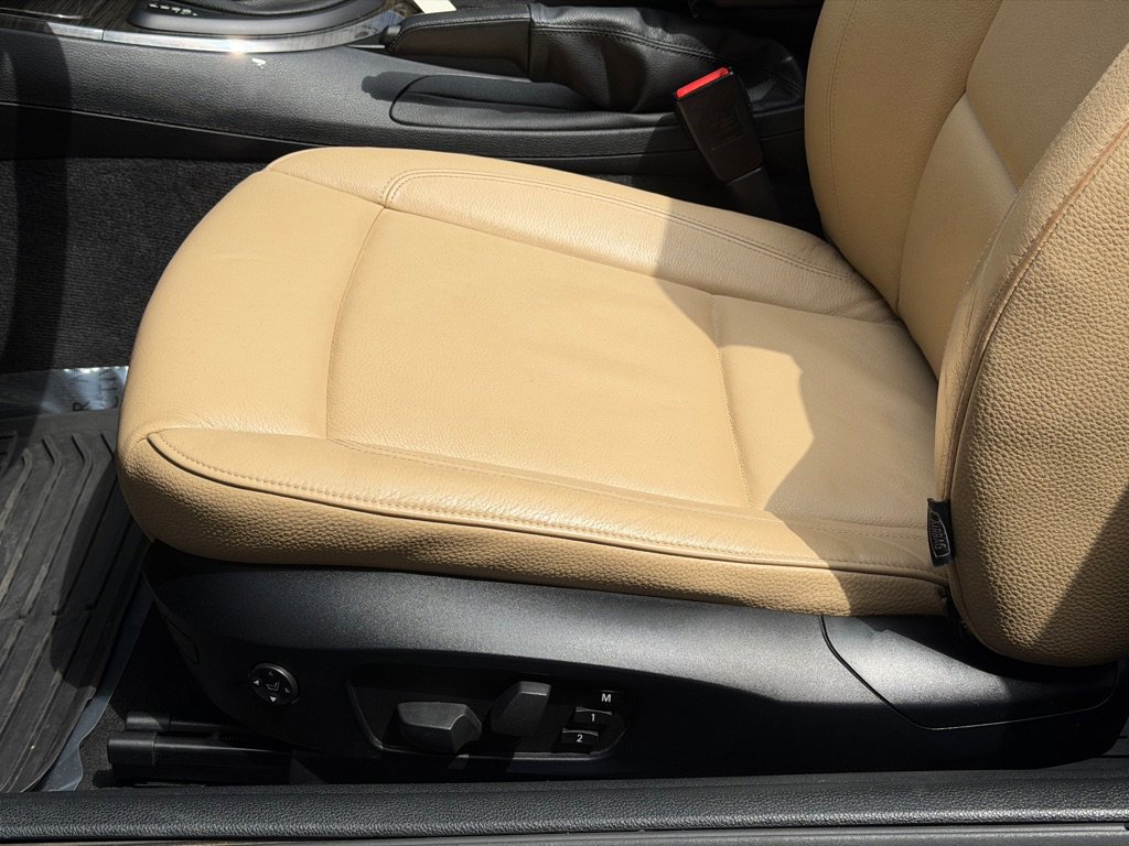 Used 2013 BMW 128i Convertible RWD image 27