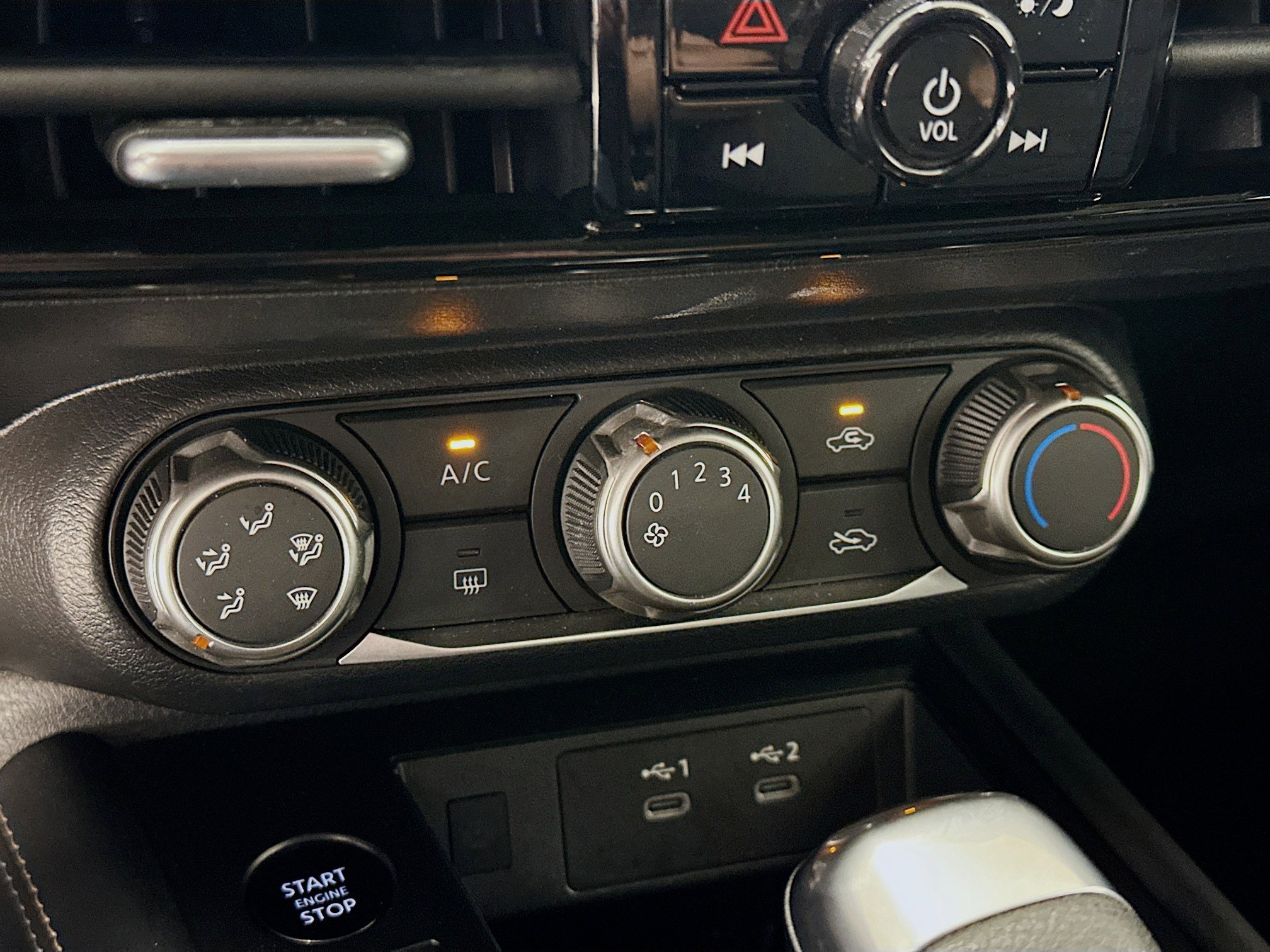 Used 2025 Nissan Kicks SV image 23