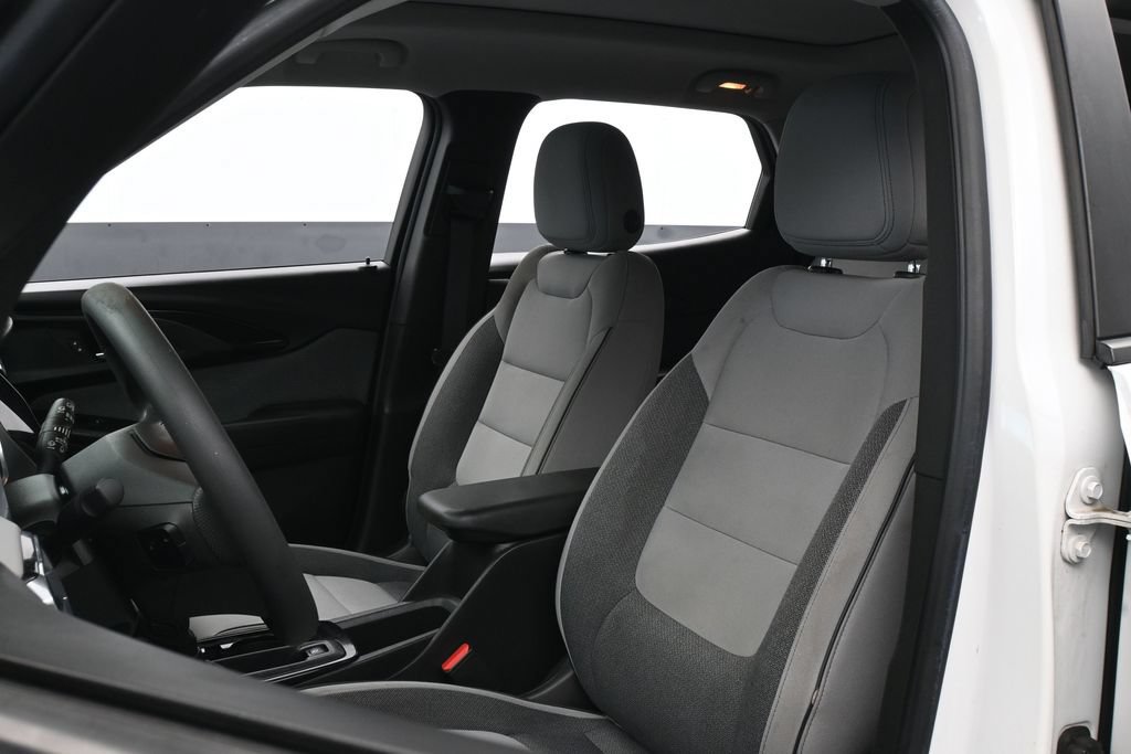 Used 2021 Chevrolet TrailBlazer LT w/ Sun and Liftgate Package FWD image 10