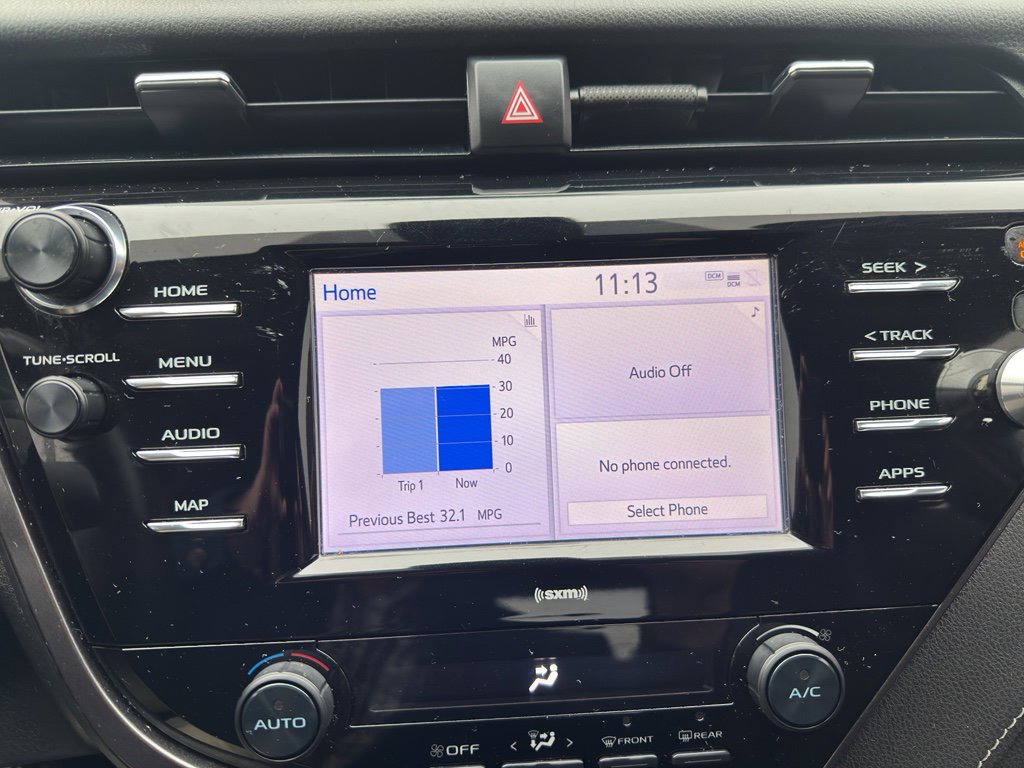 Used 2020 Toyota Camry SE image 19