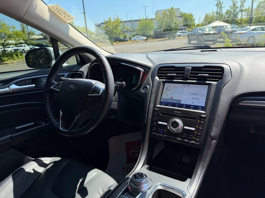 Used 2020 Ford Fusion Titanium AWD/4WD image 21