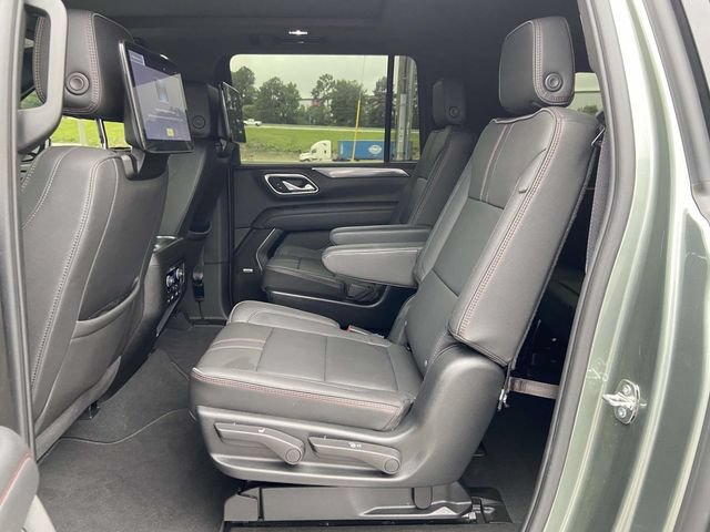 Used 2024 Chevrolet Suburban RST w/ Luxury Package RWD image 13