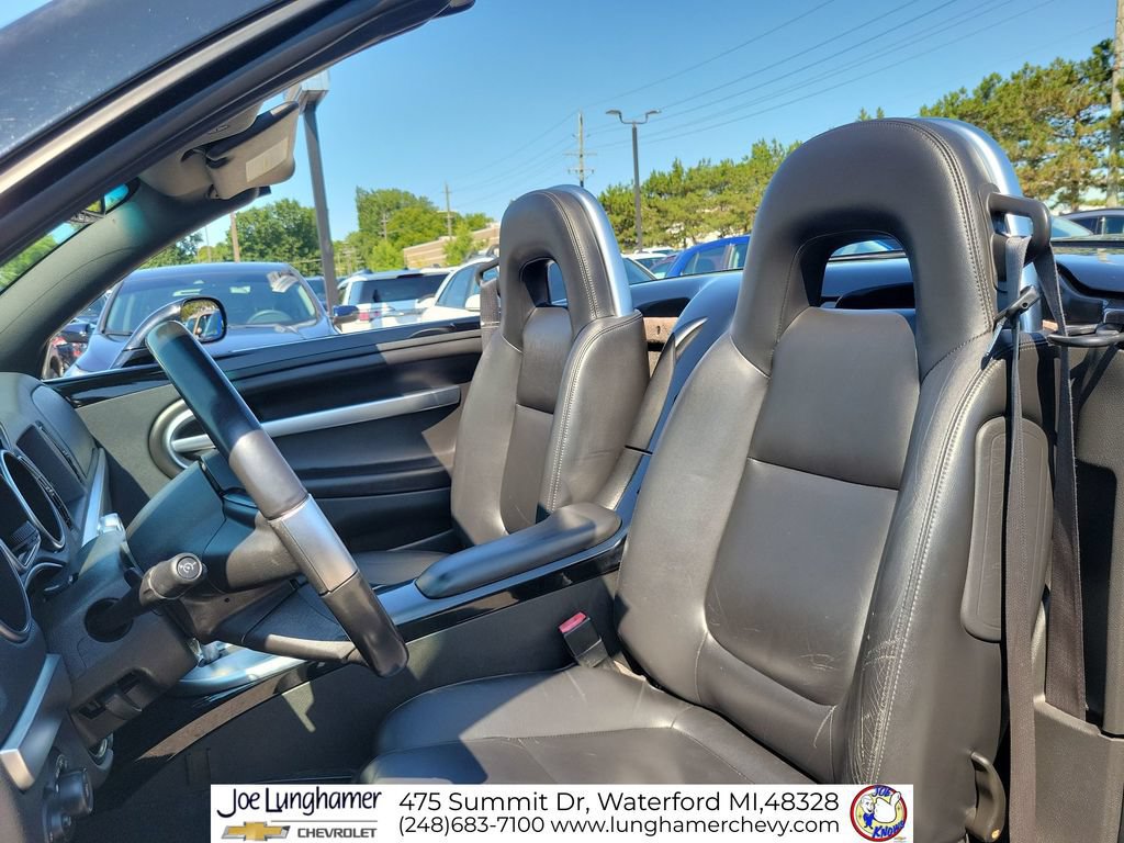 Used 2004 Chevrolet SSR RWD image 16