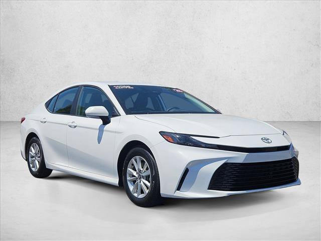 Used 2025 Toyota Camry LE FWD image 3