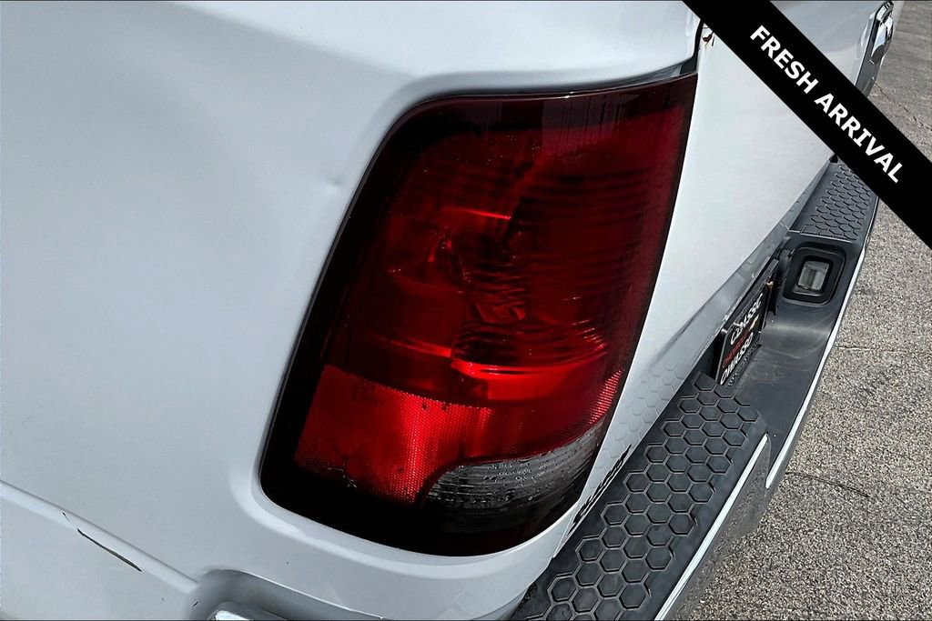 Used 2018 RAM 3500 Tradesman w/ Chrome Appearance Group RWD image 22