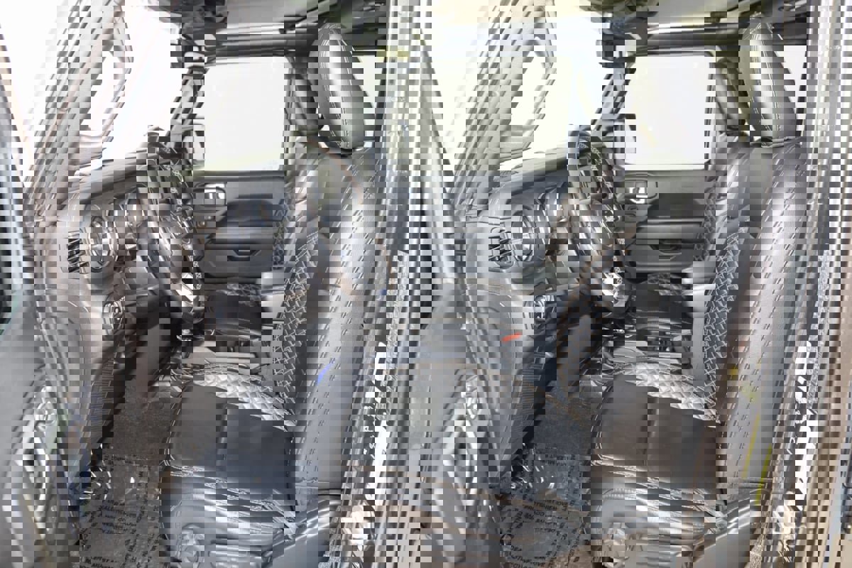 Used 2021 Jeep Gladiator Overland image 11