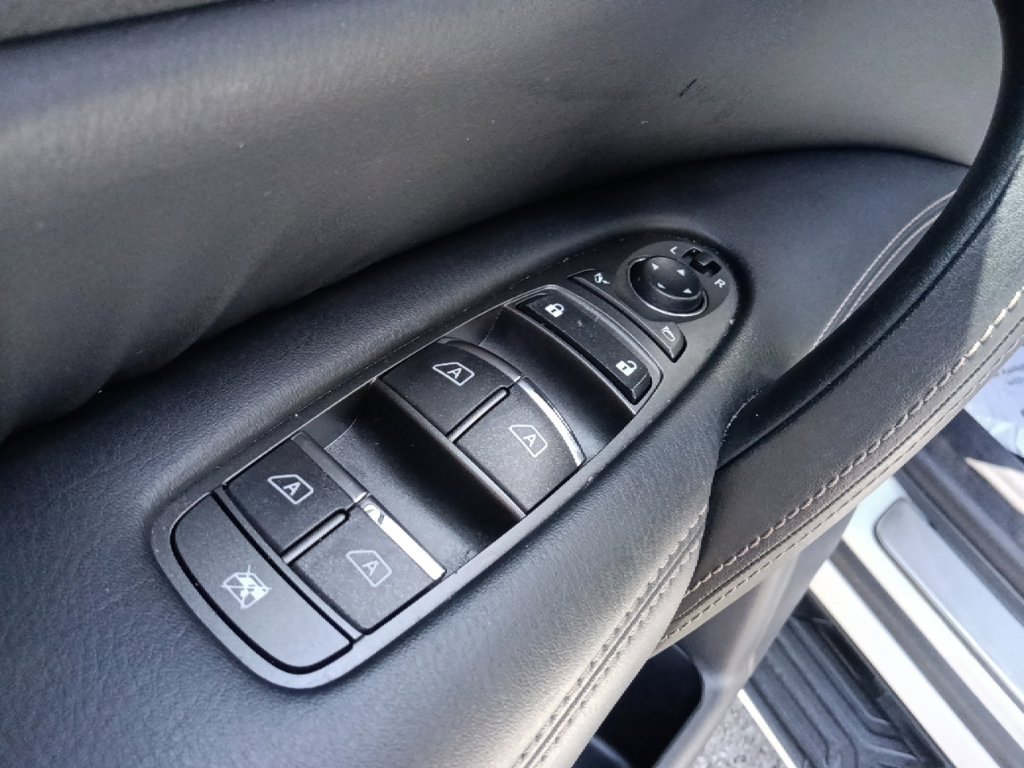 Used 2022 Nissan Armada Platinum w/ Captain's Chairs Package RWD image 13