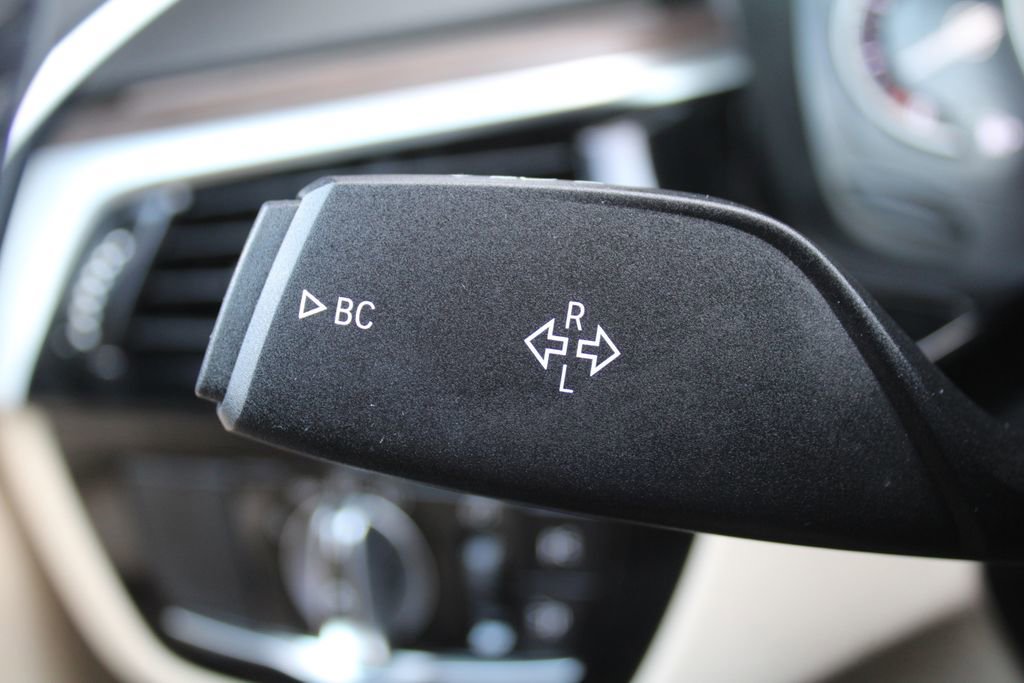 Used 2019 BMW 530i image 32