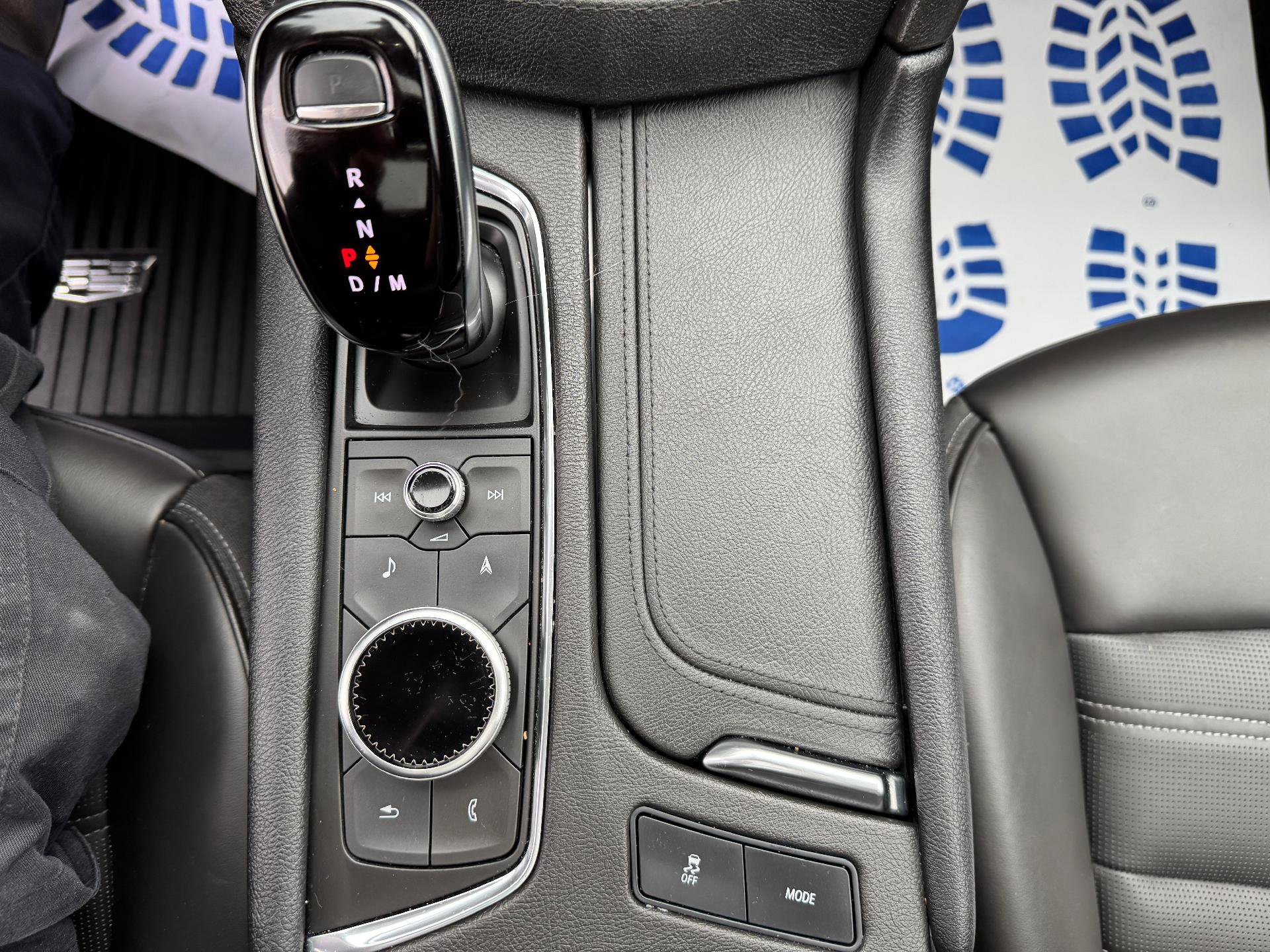 Used 2025 Cadillac XT6 Sport w/ Platinum Package image 27