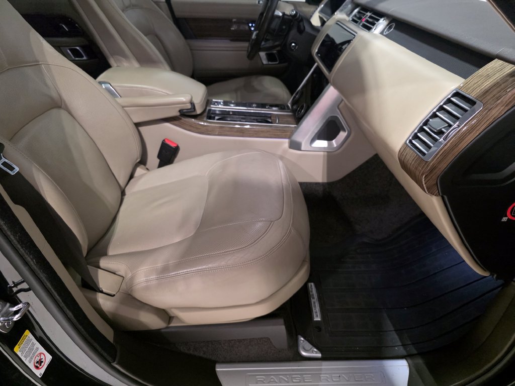 Used 2019 Land Rover Range Rover HSE AWD/4WD image 16