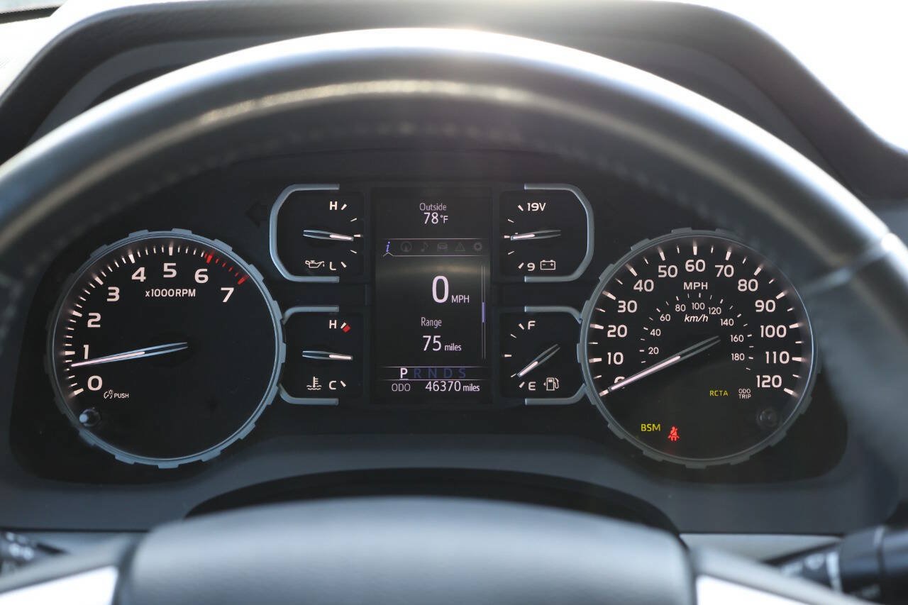 Used 2018 Toyota Tundra Platinum AWD/4WD image 19