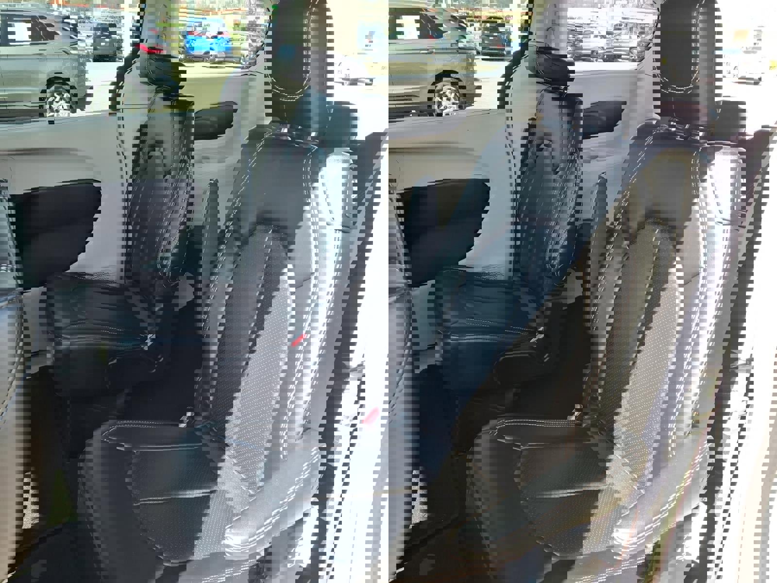 Used 2023 Chrysler Pacifica Touring-L image 17