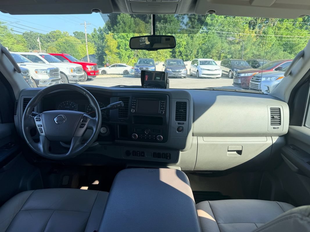 Used 2018 Nissan NV 3500 SL RWD image 19
