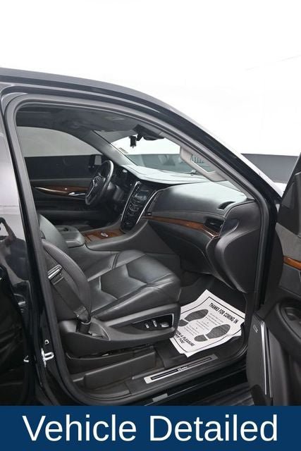 Used 2020 Cadillac Escalade Luxury AWD/4WD image 14