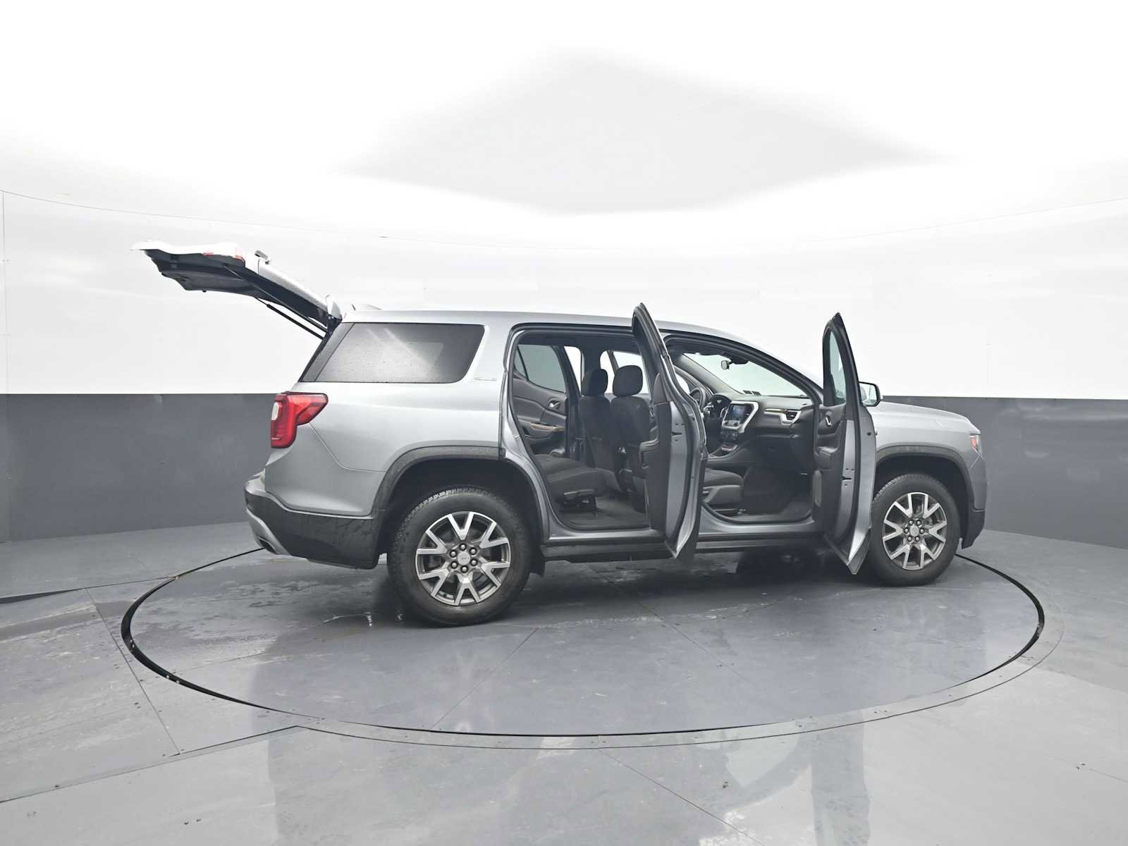 Used 2023 GMC Acadia SLE image 48