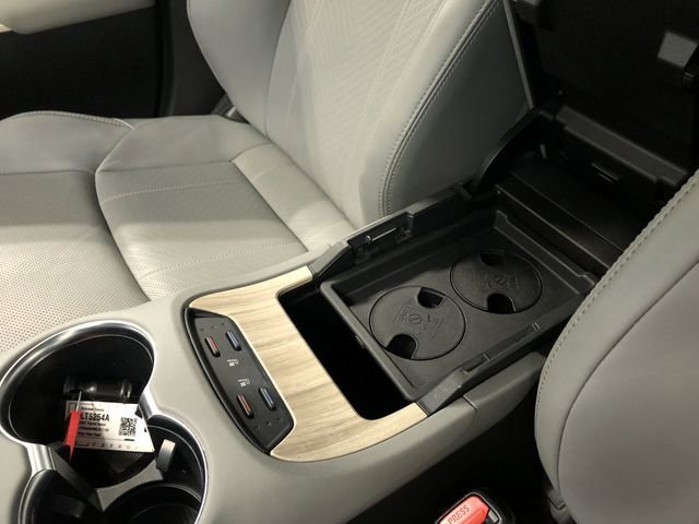 Used 2021 Toyota Venza XLE w/ Softex Package AWD/4WD image 27