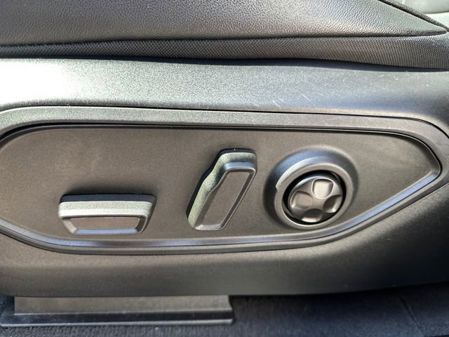 Used 2024 Jeep Grand Cherokee Limited image 39