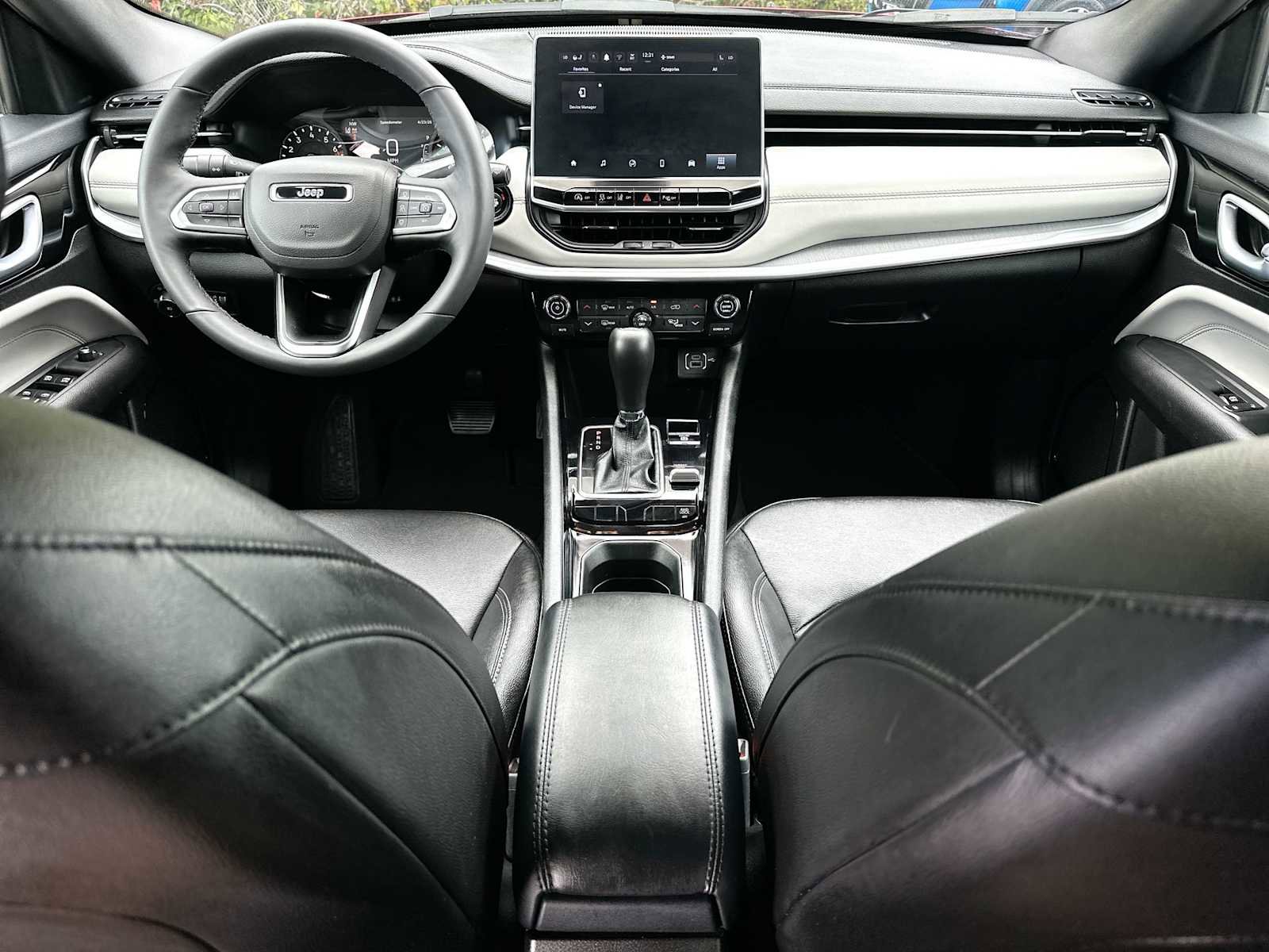Used 2025 Jeep Compass Limited AWD/4WD image 25