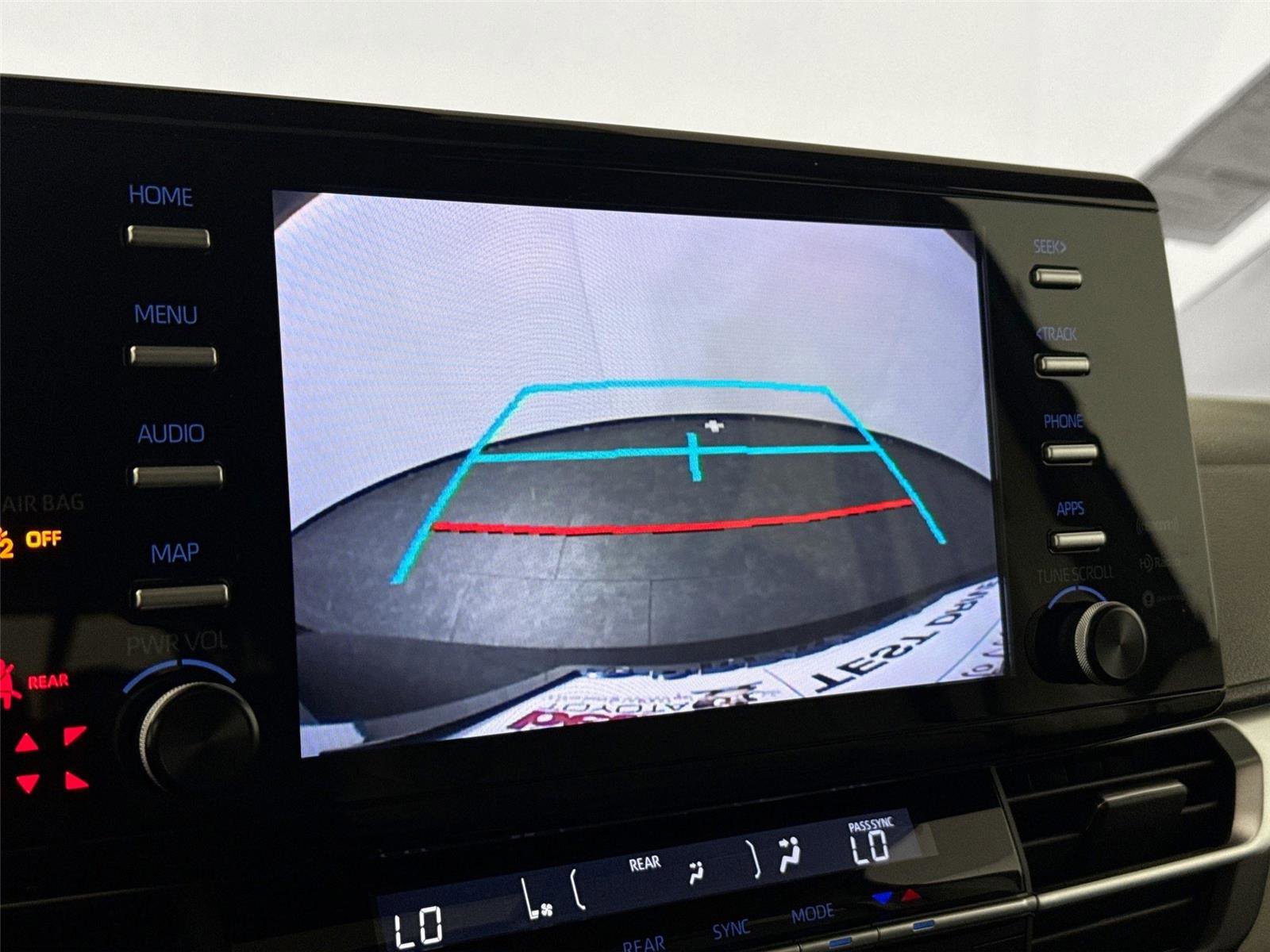 Certified 2024 Toyota Sienna XLE FWD image 22