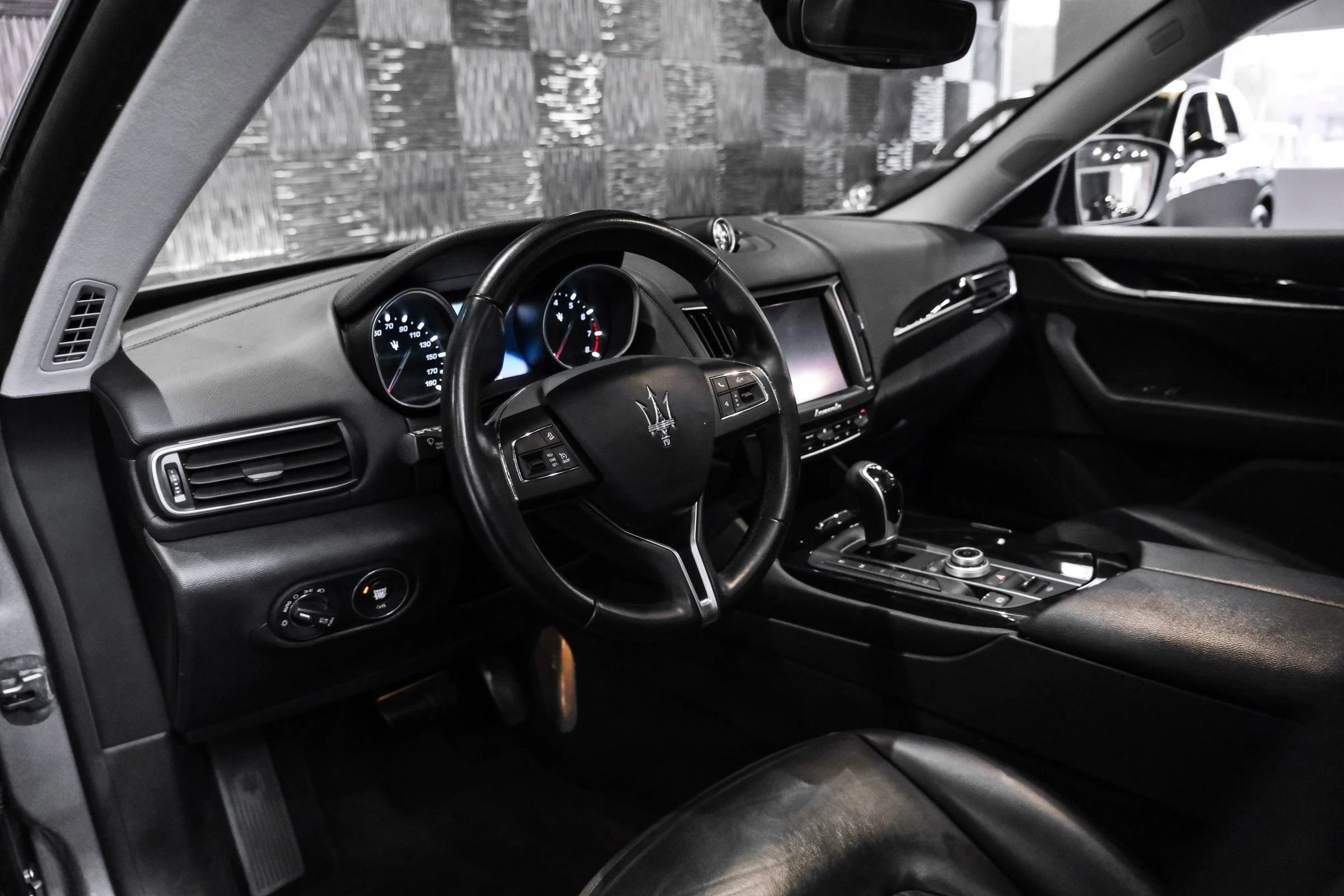 Used 2017 Maserati Levante AWD/4WD image 2