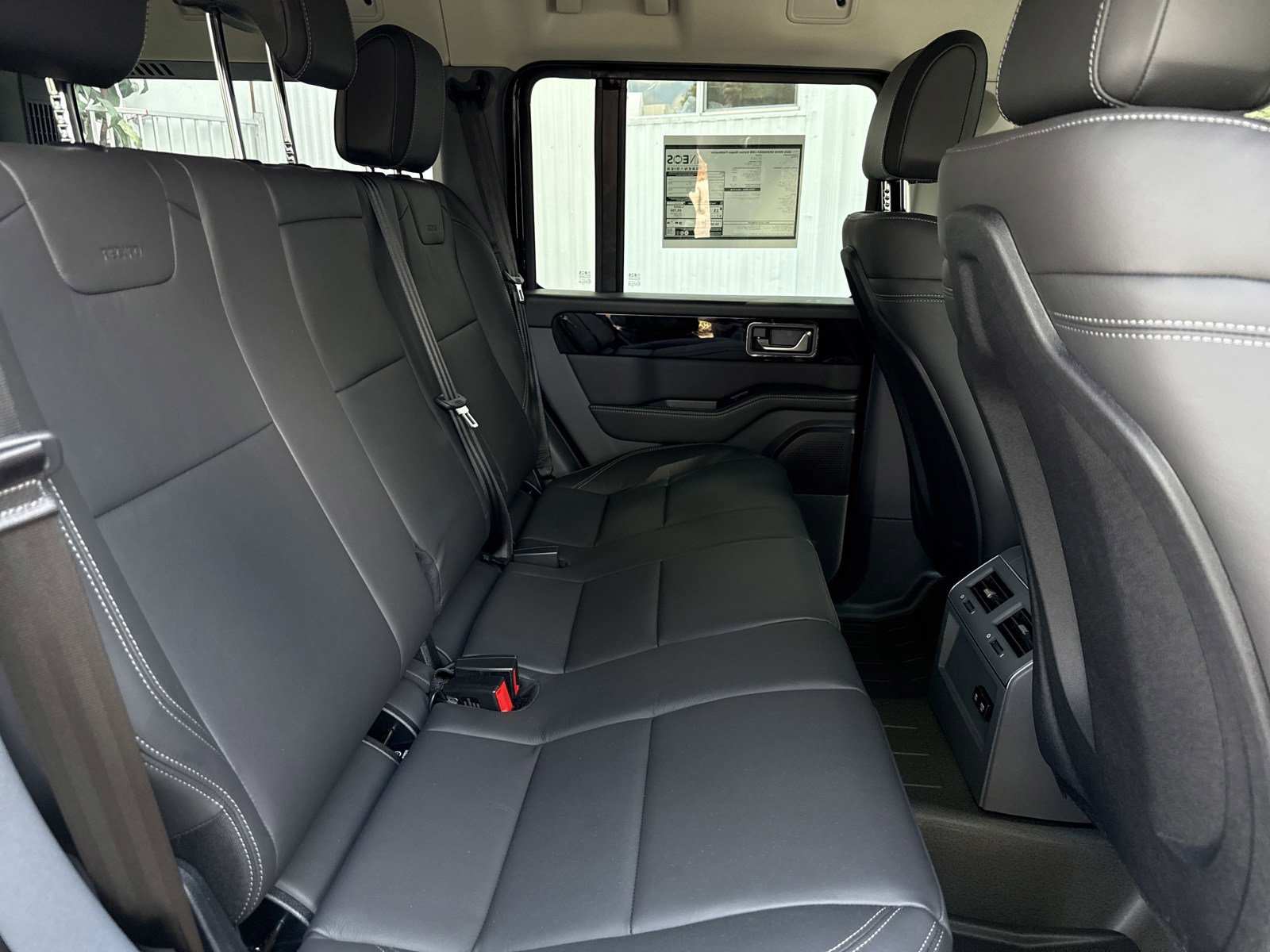 Used 2025 INEOS Grenadier Fieldmaster Edition image 30