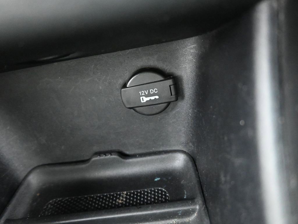 Used 2012 Dodge Avenger SXT image 17