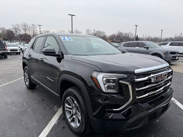 Used 2025 GMC Terrain Elevation image 3