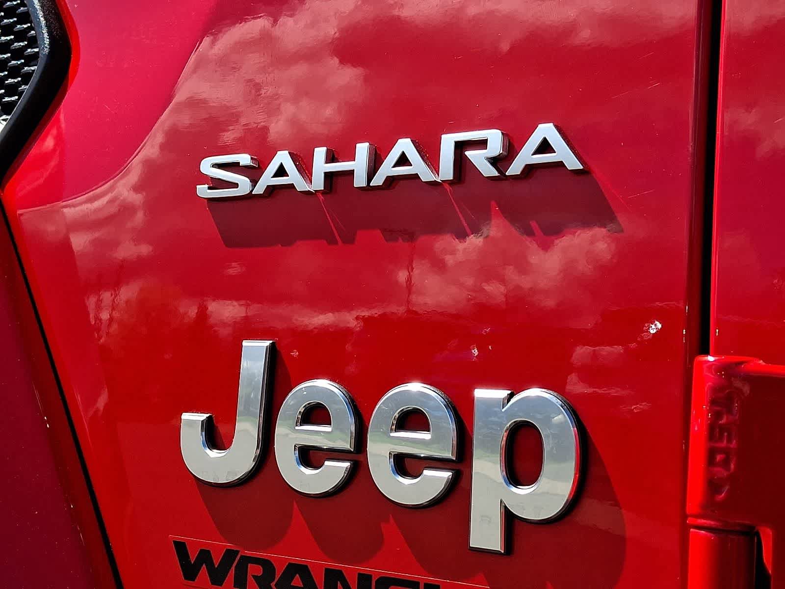 Used 2022 Jeep Wrangler Unlimited Sahara w/ LED Lighting Group AWD/4WD image 31