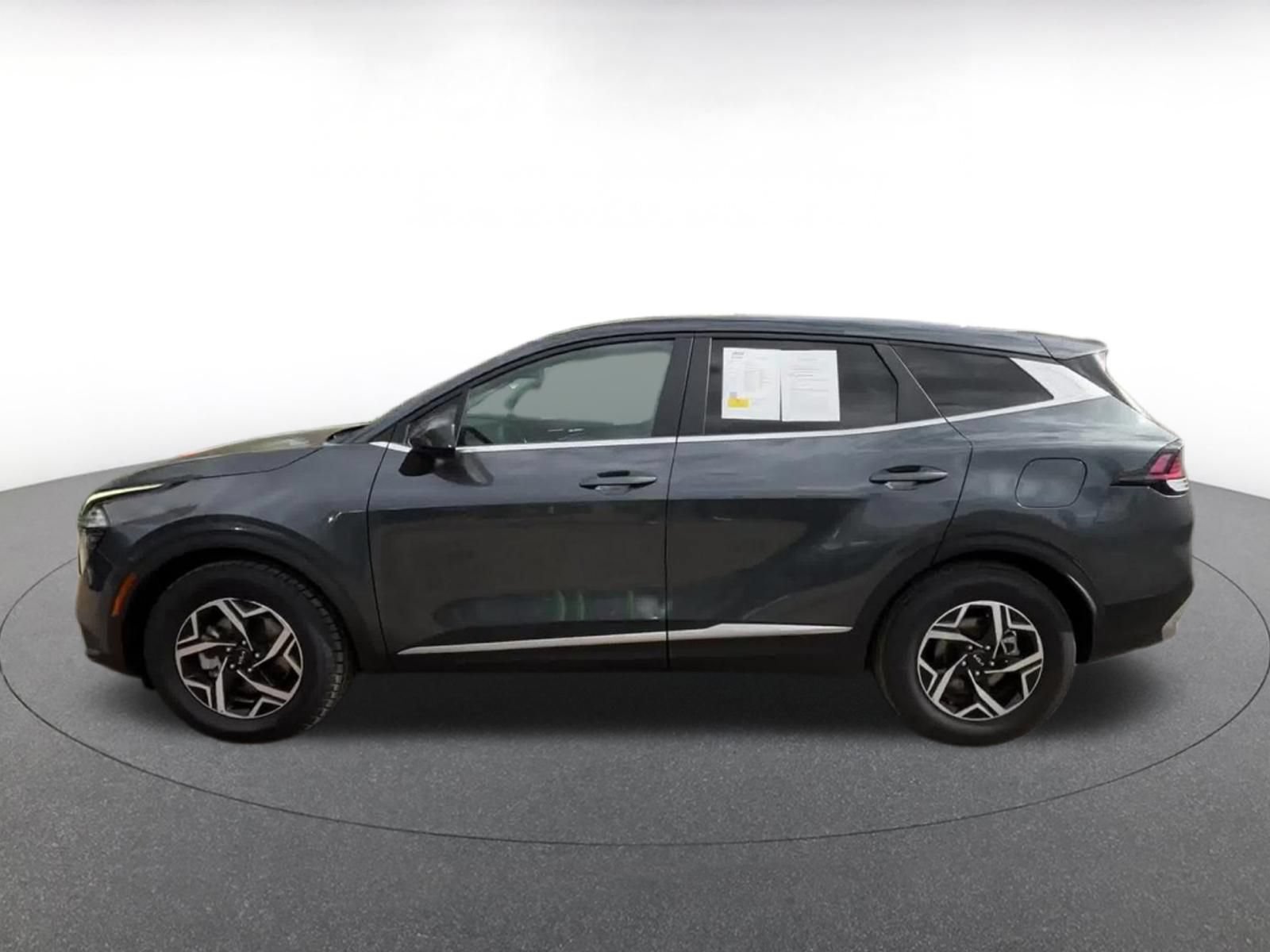 Used 2025 Kia Sportage LX FWD image 9