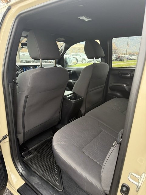 Certified 2018 Toyota Tacoma TRD Off-Road image 33