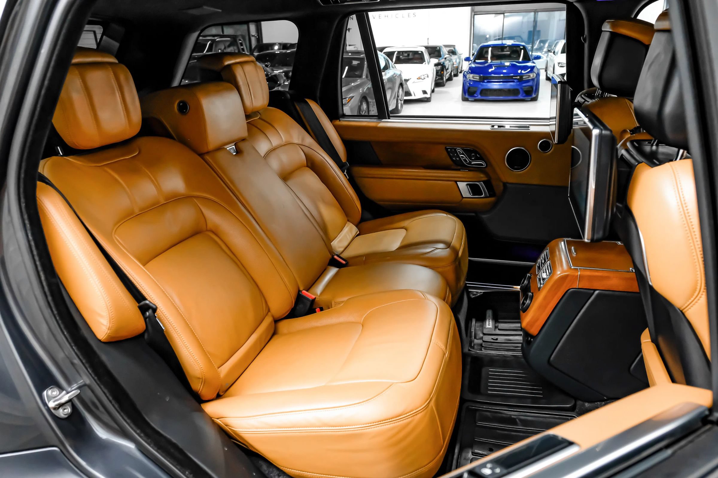 Used 2019 Land Rover Range Rover Long Wheelbase Autobiography AWD/4WD image 42