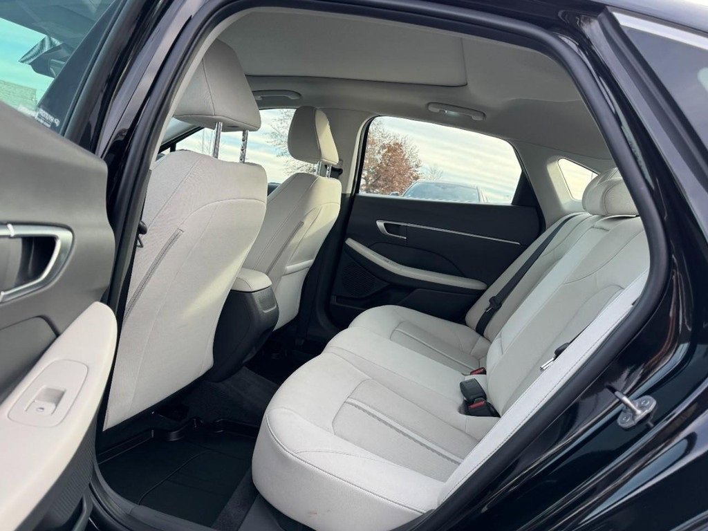 Certified 2024 Hyundai Sonata SEL w/ Convenience Package image 10