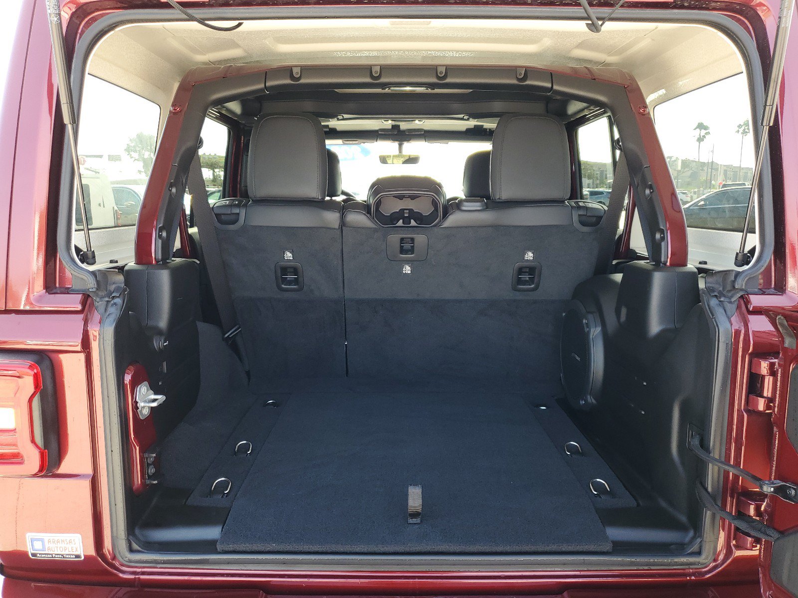 Used 2021 Jeep Wrangler Unlimited Sahara AWD/4WD image 12