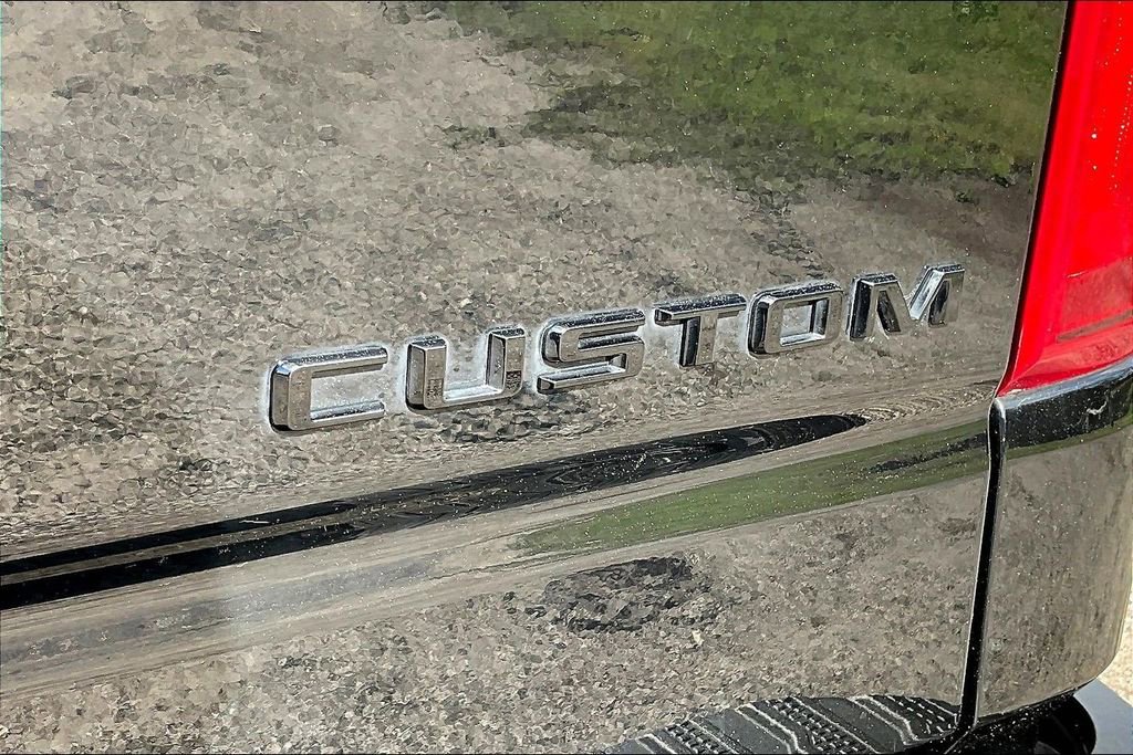 Used 2021 Chevrolet Silverado 1500 Custom Trail Boss w/ Midnight Edition image 25