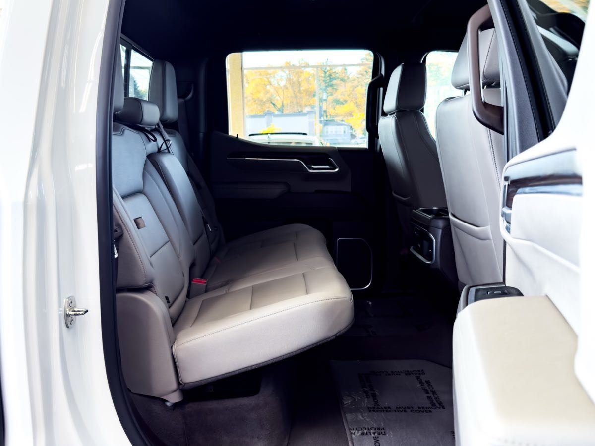 Used 2024 GMC Sierra 1500 SLT w/ SLT Convenience Package image 35