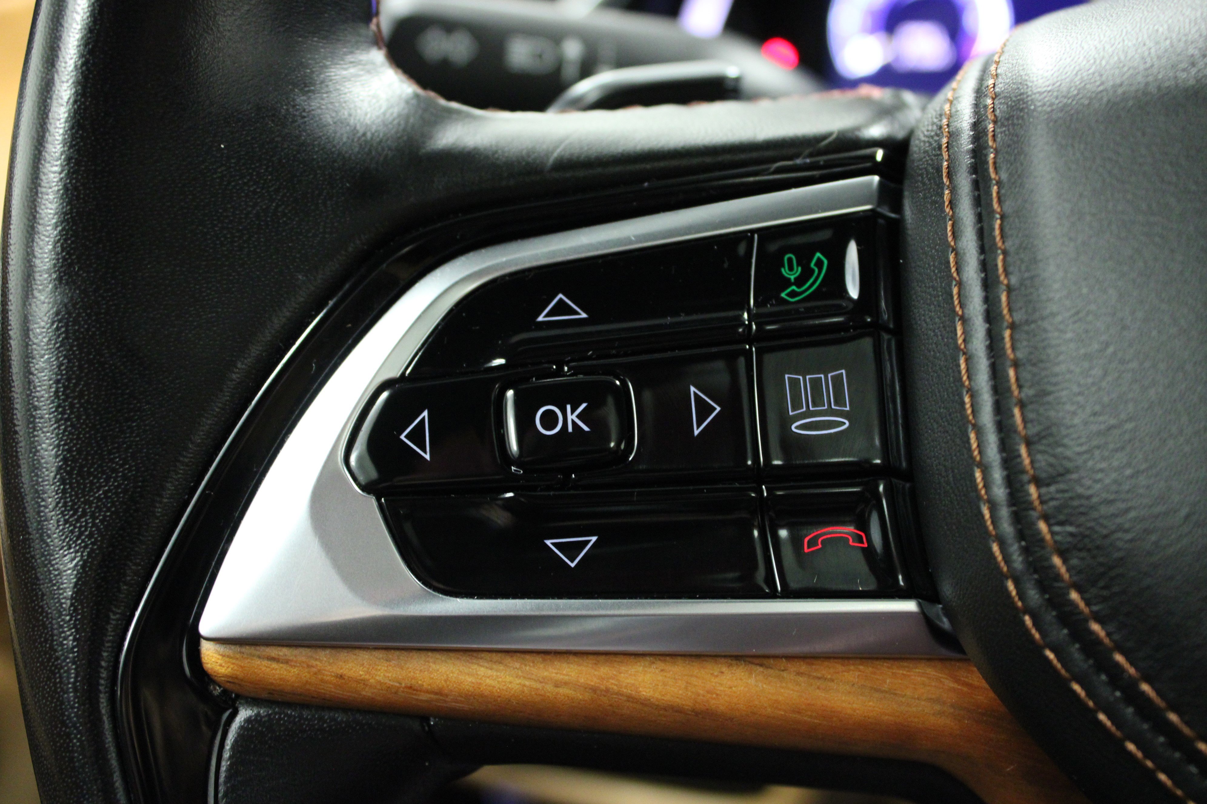 Used 2021 Jeep Grand Cherokee L Summit image 21