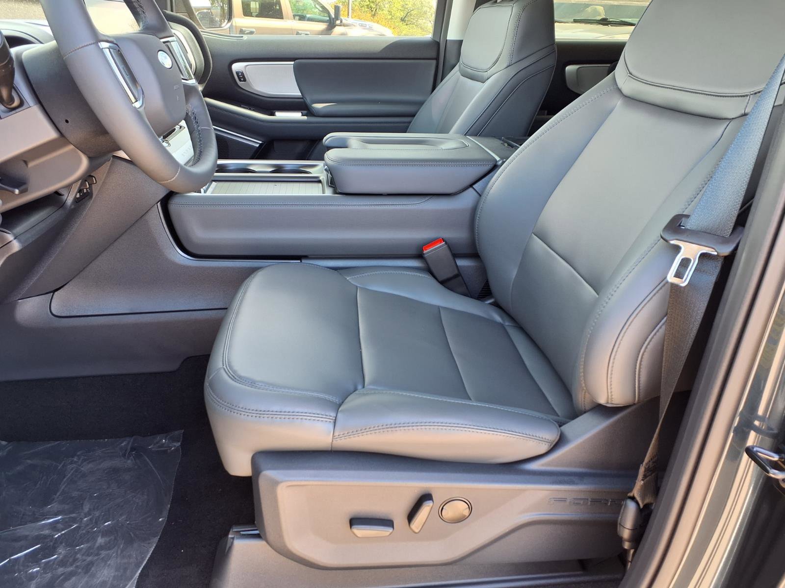 New 2026 Ford Expedition Active image 6
