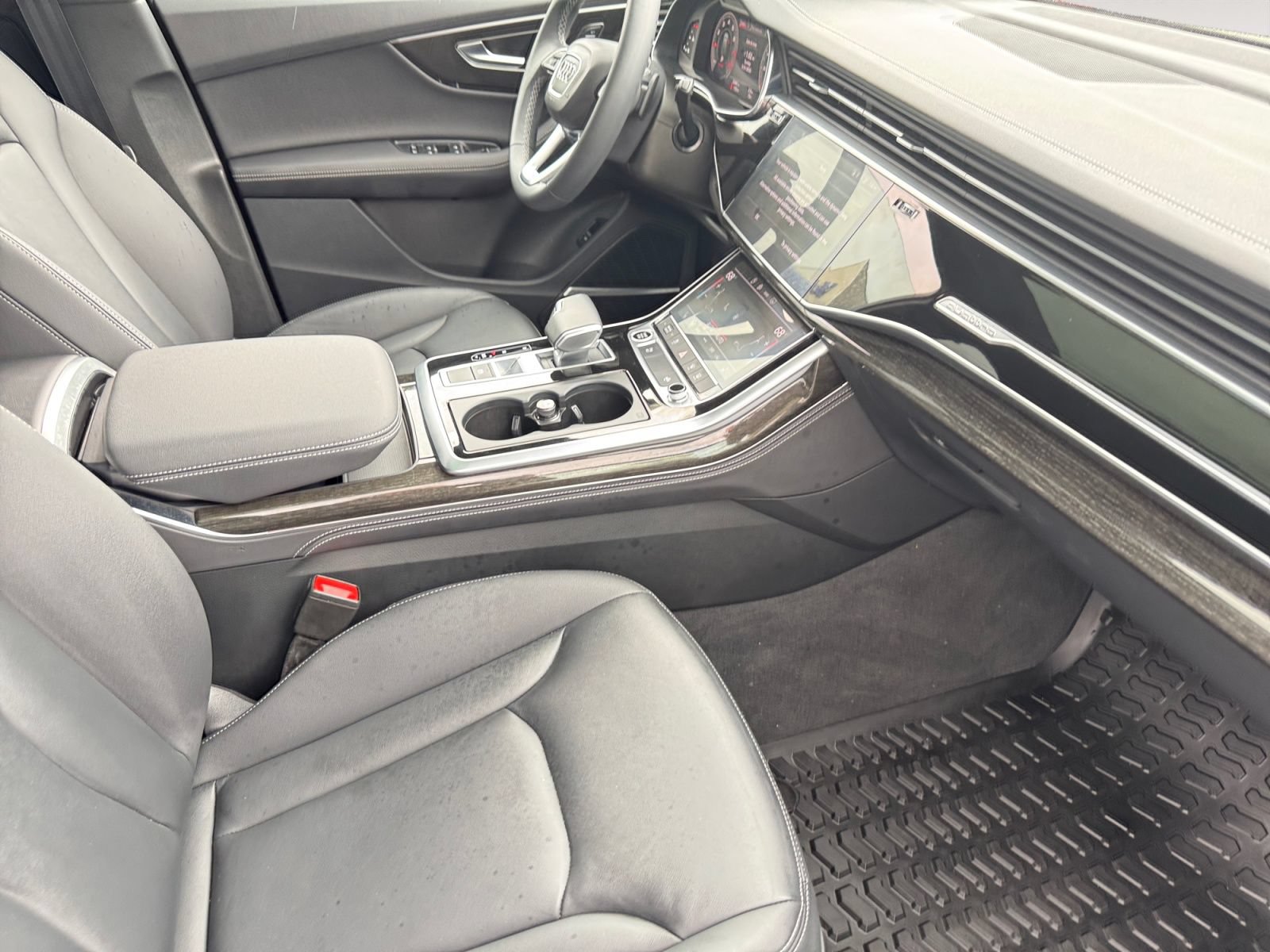 Used 2025 Audi Q7 2.0T Premium Plus w/ Premium Plus Package AWD/4WD image 8