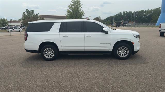 Used 2022 Chevrolet Suburban LT AWD/4WD image 34