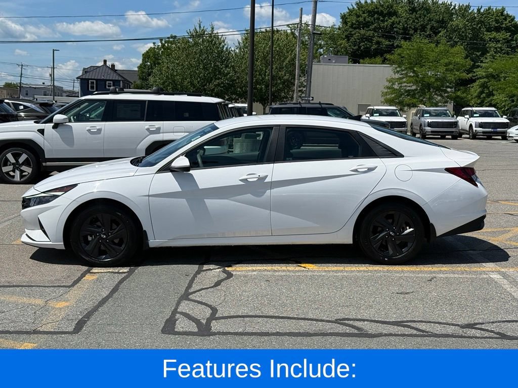 Used 2023 Hyundai Elantra SEL FWD image 2