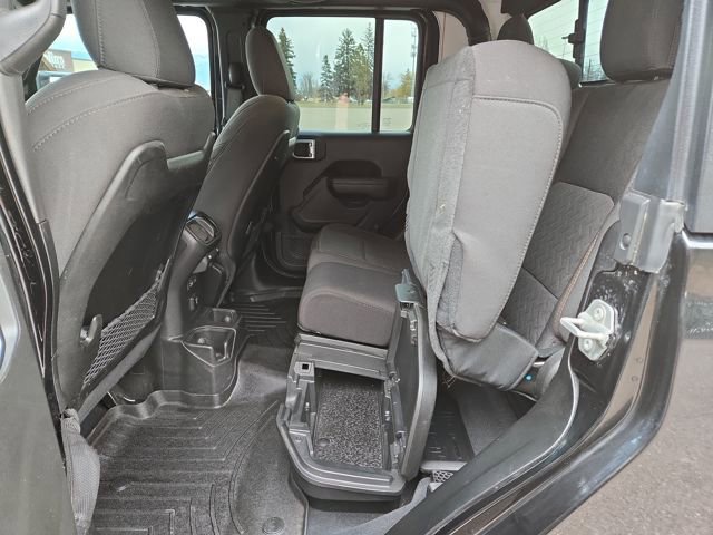 Used 2024 Jeep Gladiator Mojave w/ Technology Group image 32
