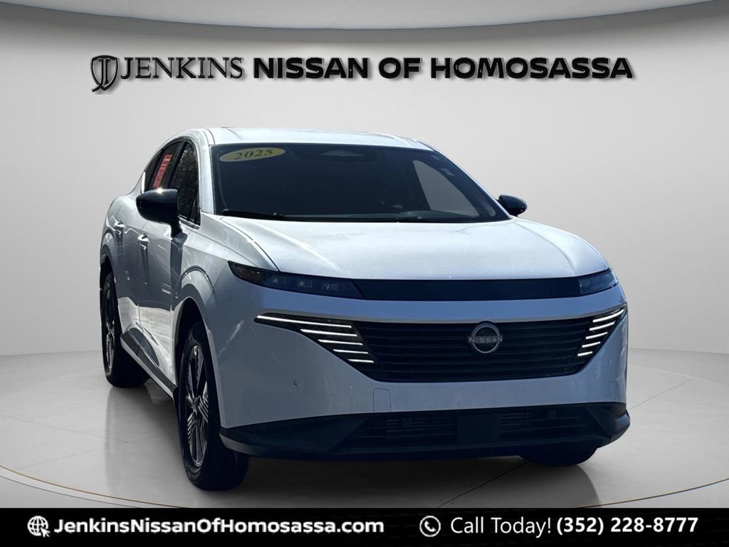 Used 2025 Nissan Murano SV image 14