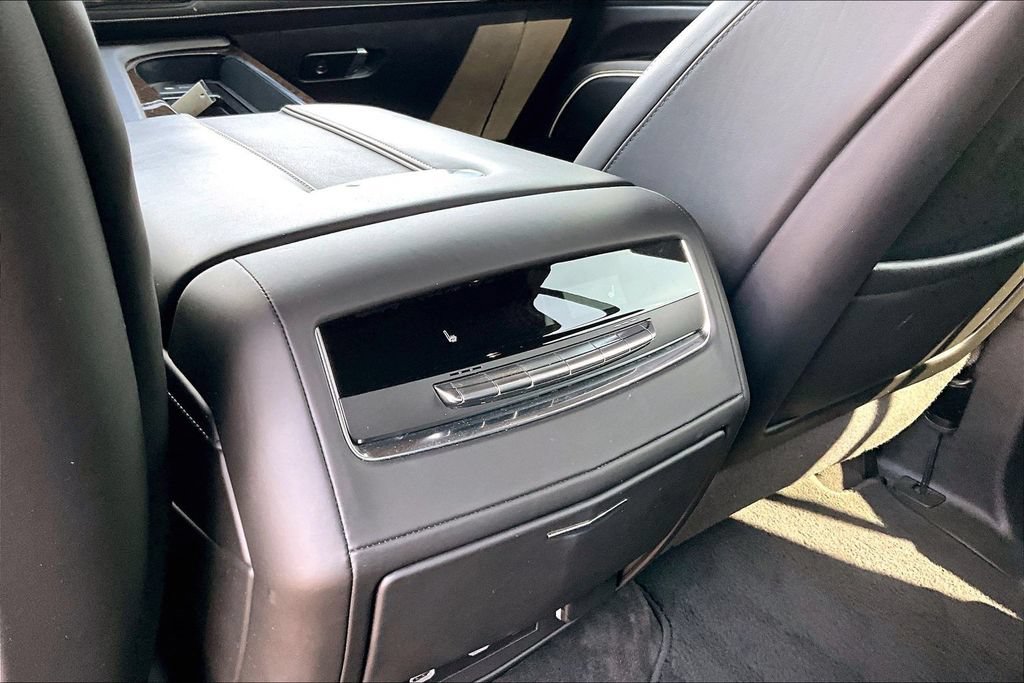 Used 2023 Cadillac Escalade Premium Luxury Platinum AWD/4WD image 25