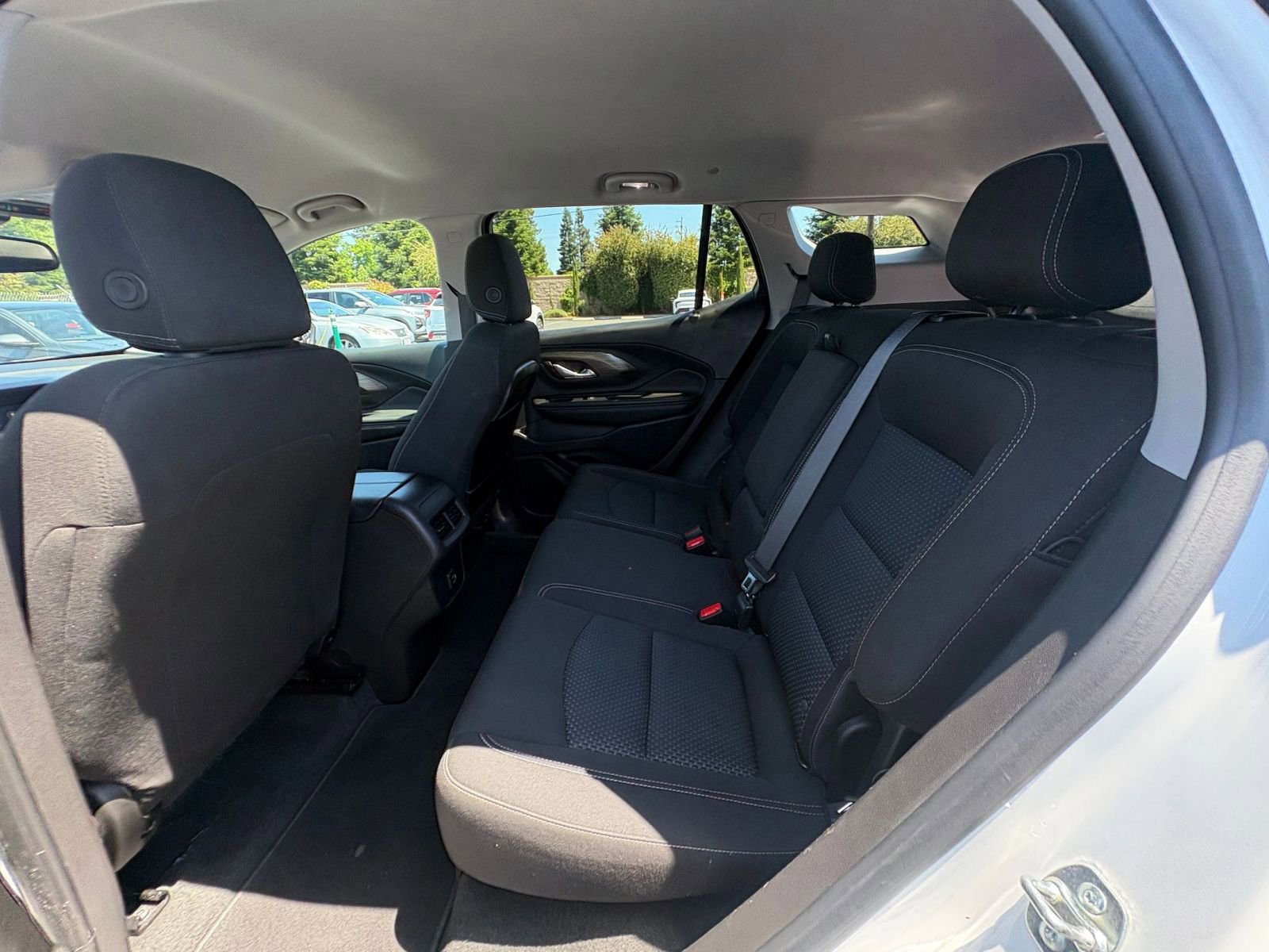 Used 2024 GMC Terrain SLE FWD image 25