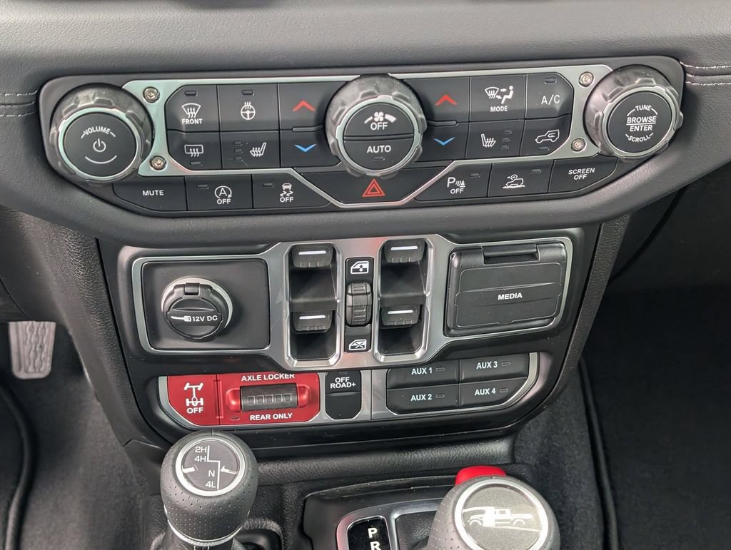 New 2026 Jeep Gladiator Mojave w/ Safety Group AWD/4WD image 19