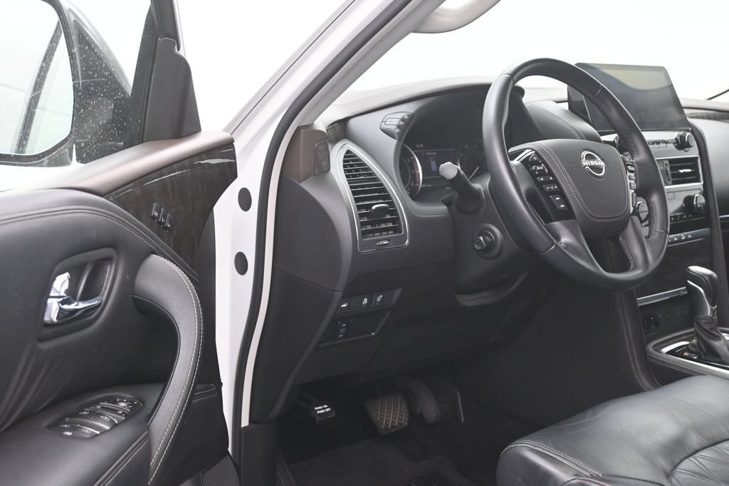 Used 2023 Nissan Armada Platinum w/ Captain's Chairs Package RWD image 11